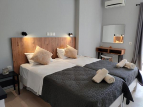 Отель Valentinos Apartments  Рода